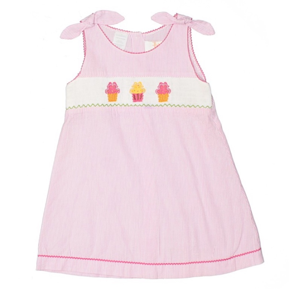 Boutique Smocked Giraffe Seersucker w/Cupcakes